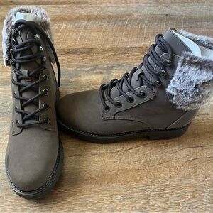 Bandolino Livia 3 Gray Fur-Lined Women's Boots
